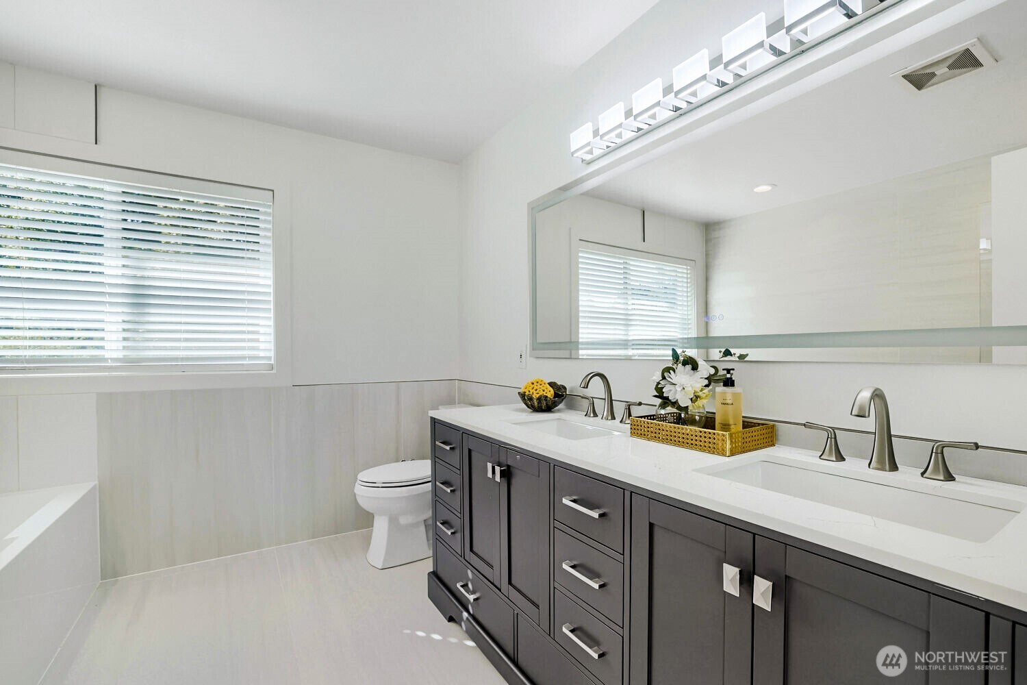 18608 117th Avenue Property Photo 17