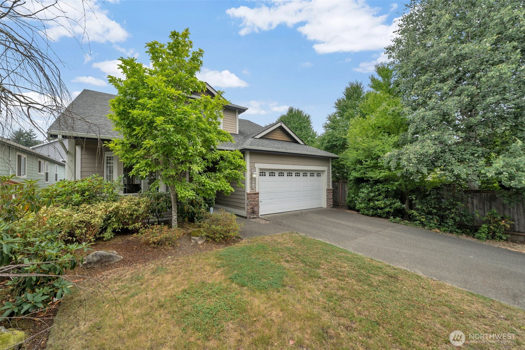 8527 29th Way Property Photo 3