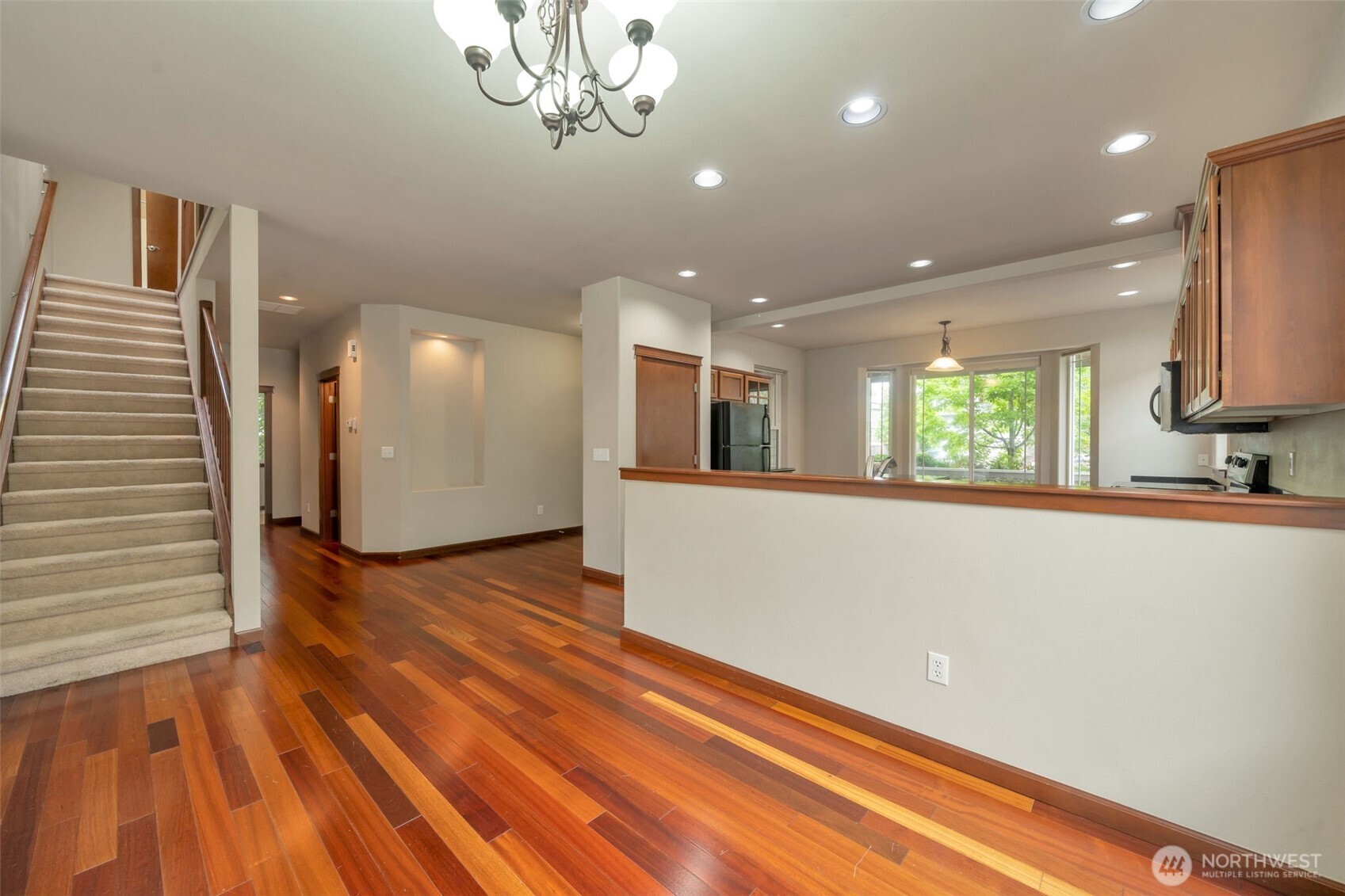 8527 29th Way Property Photo 8