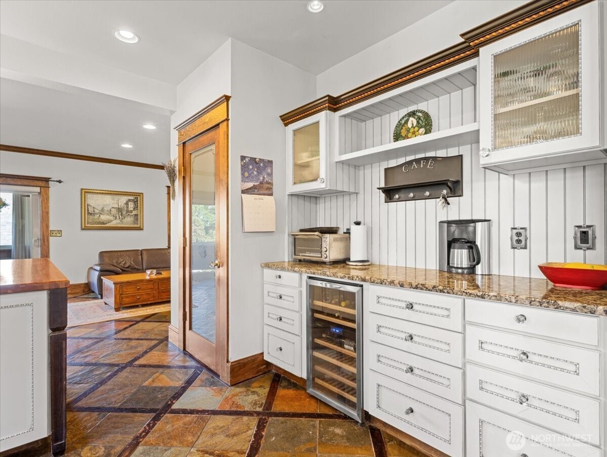 2400 H Street Property Photo 12