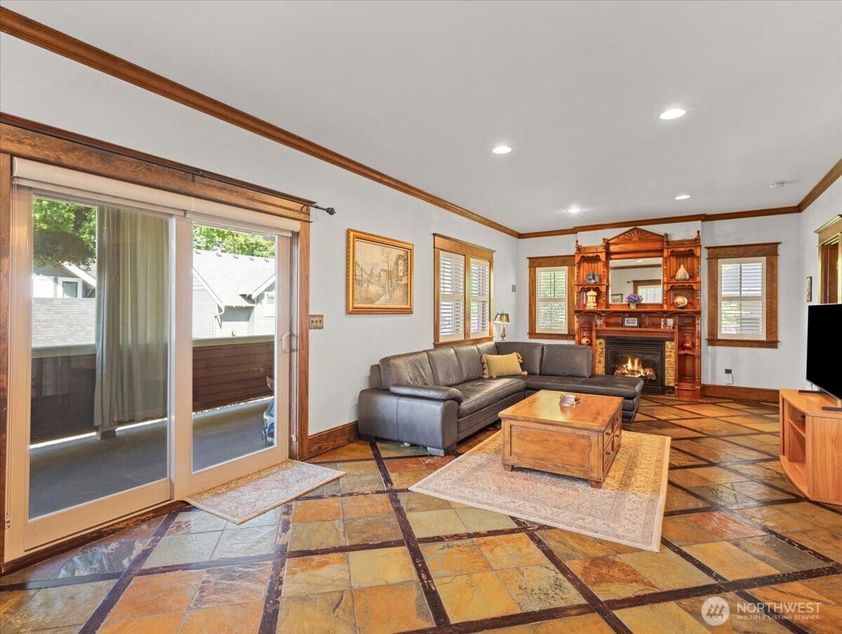 2400 H Street Property Photo 15