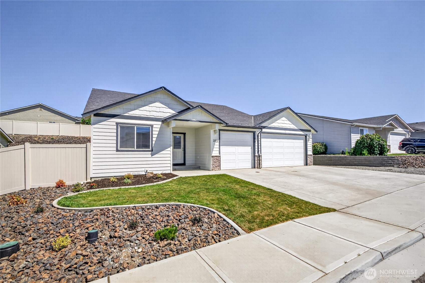 2213 2nd Street Property Photo 2