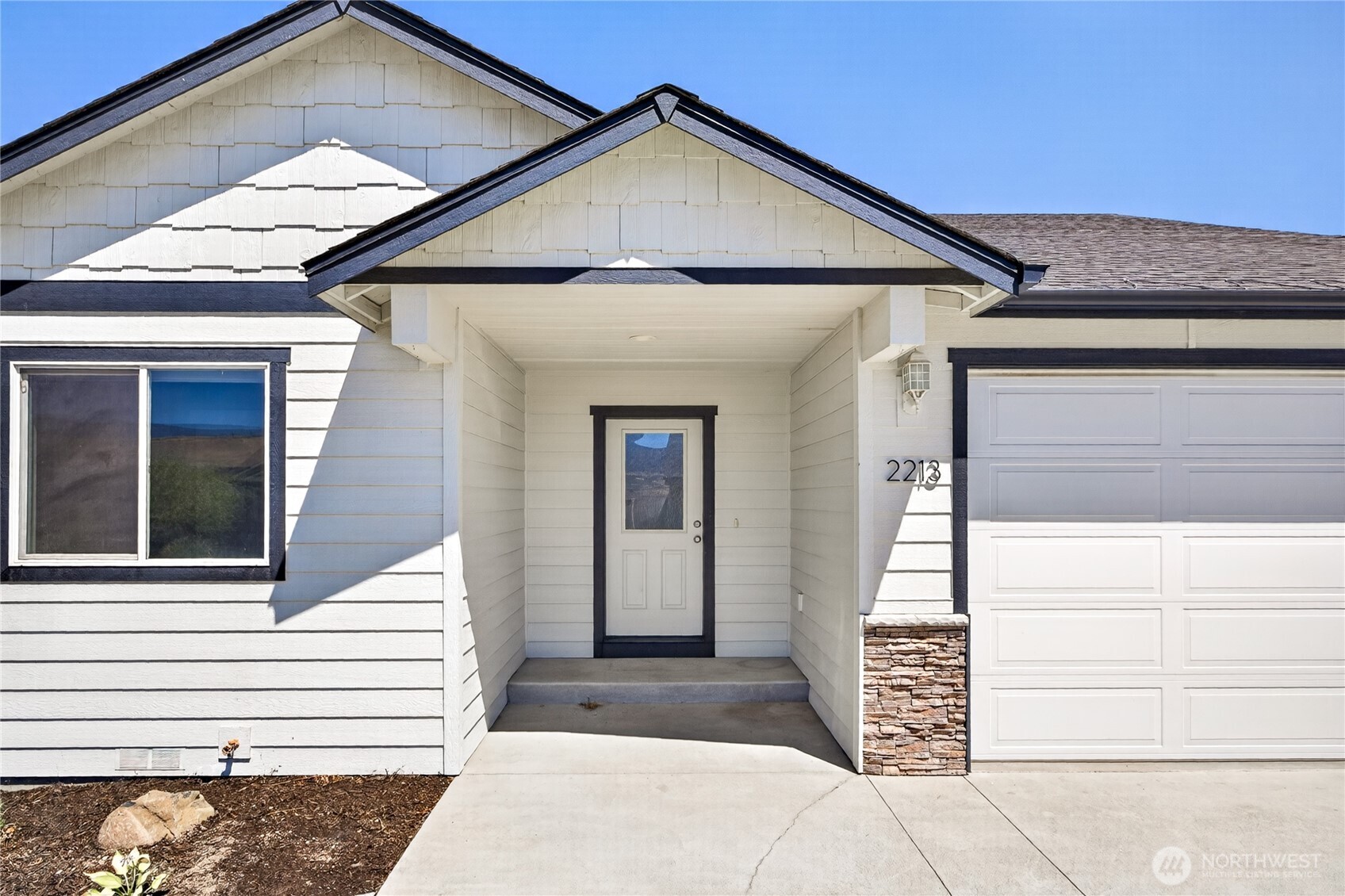 2213 2nd Street Property Photo 4