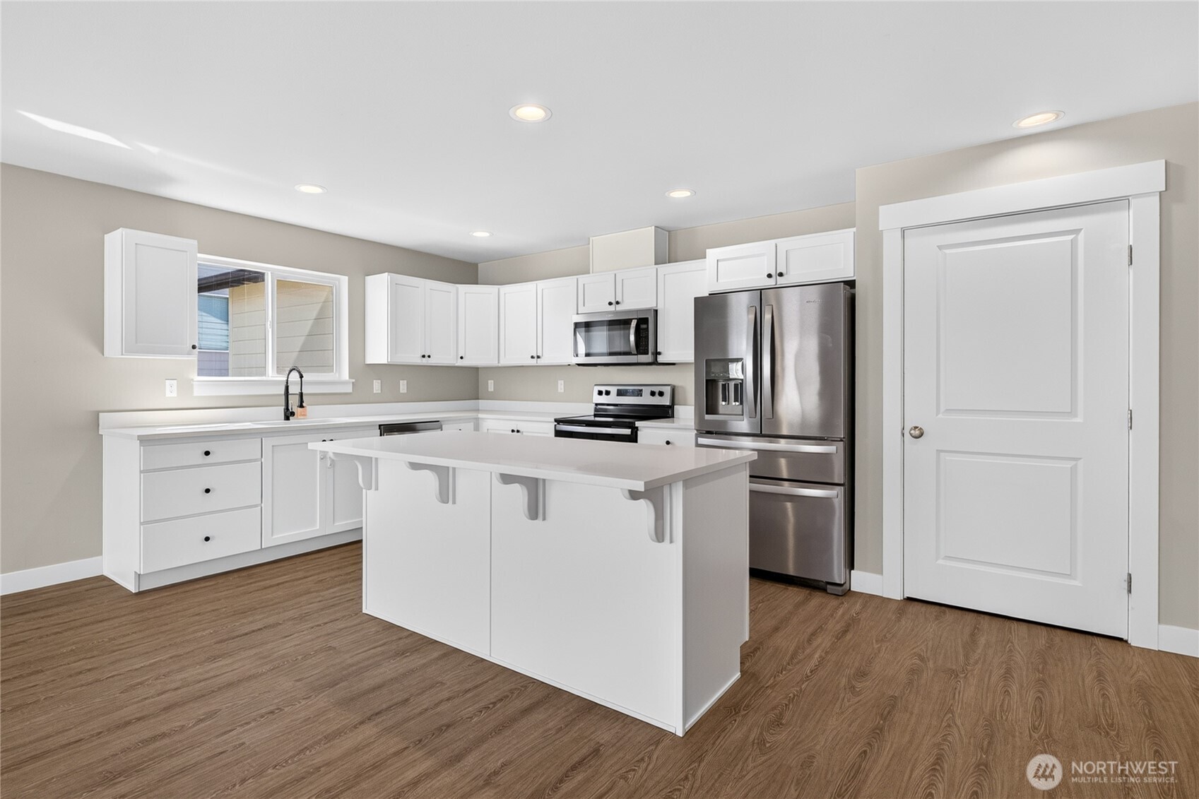 2213 2nd Street Property Photo 8