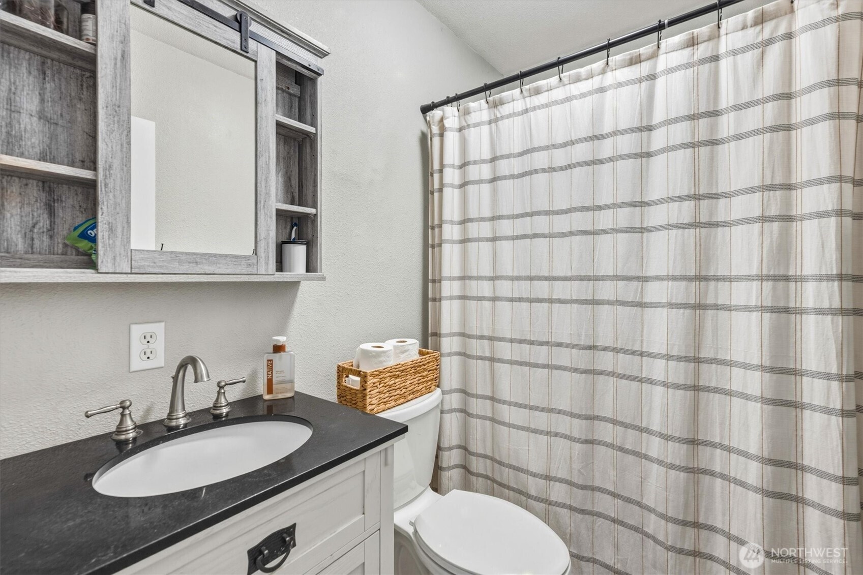 131 Niblett Way Property Photo 14