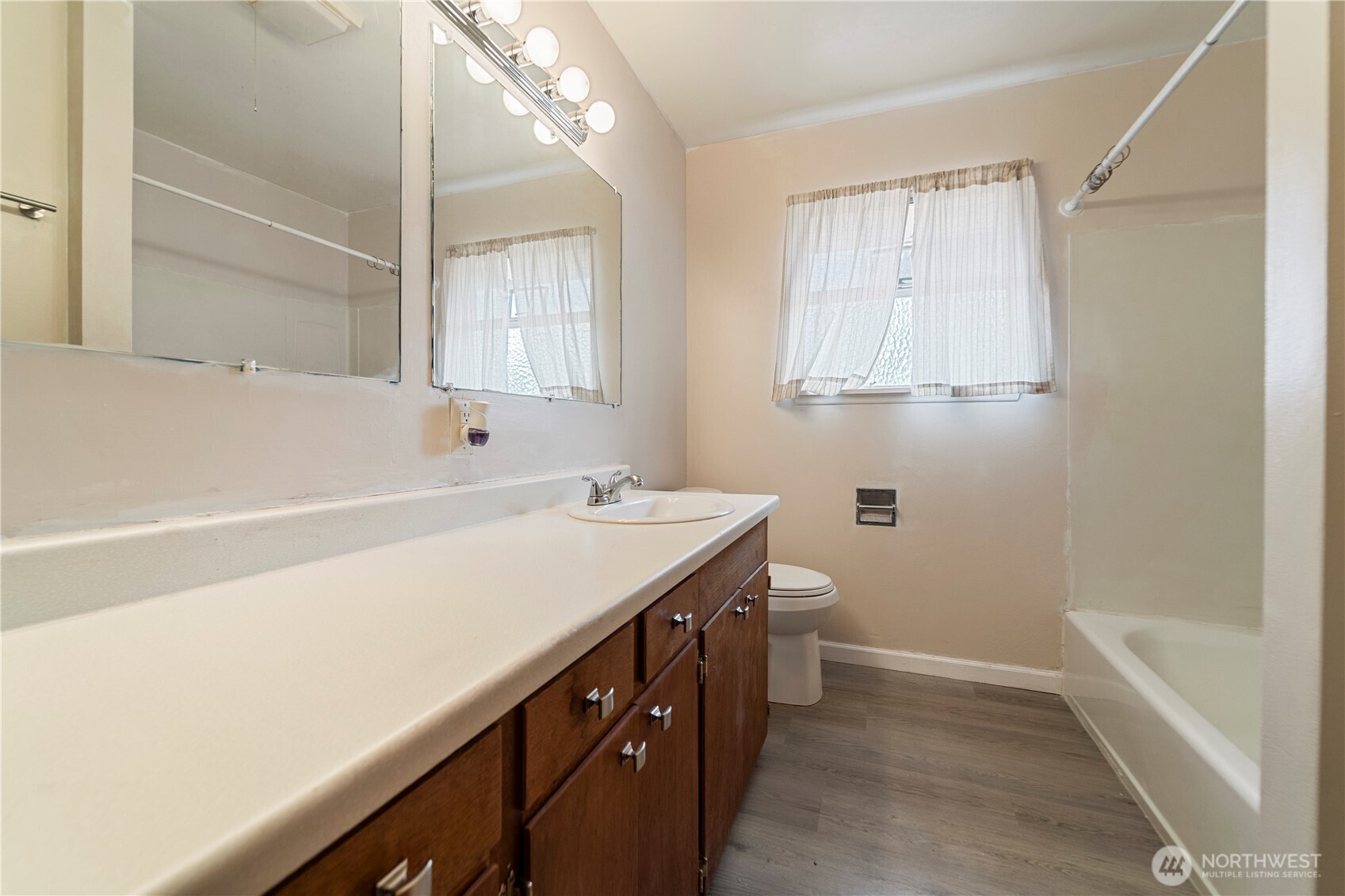 9820 Washington Blvd Sw Property Photo 6