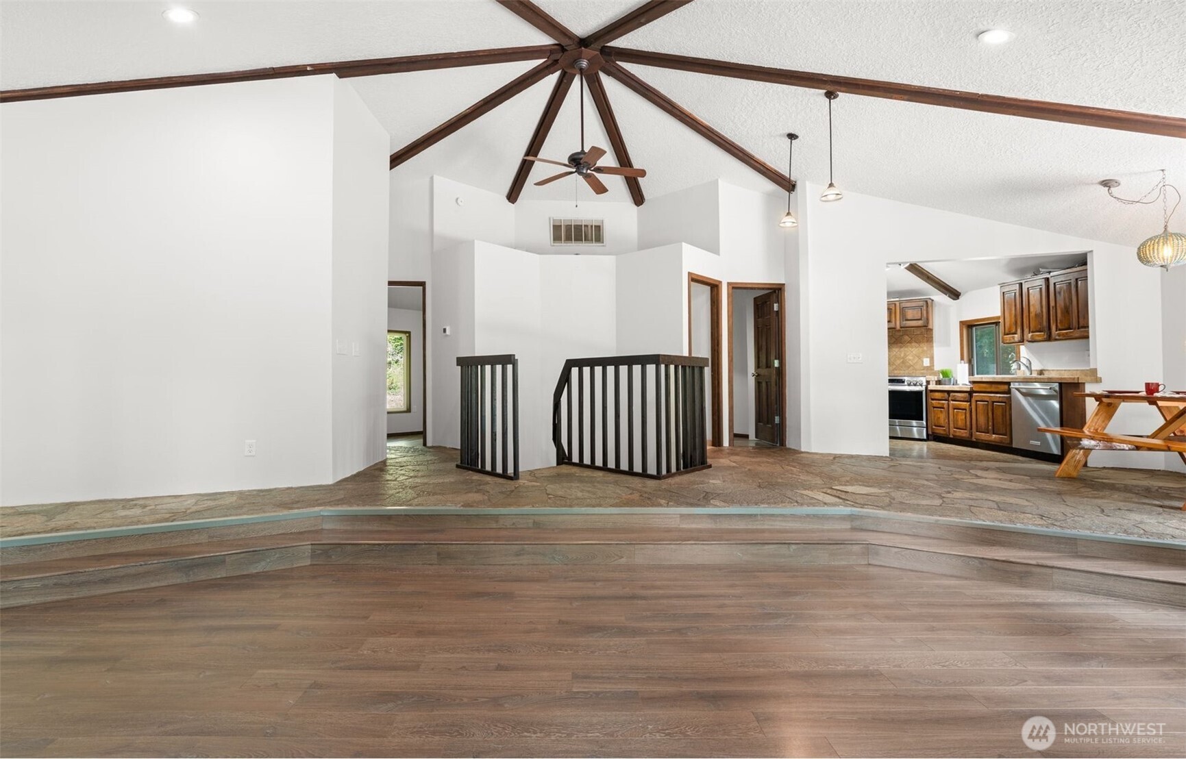 14494 Ne Valley View Lane Property Photo 6