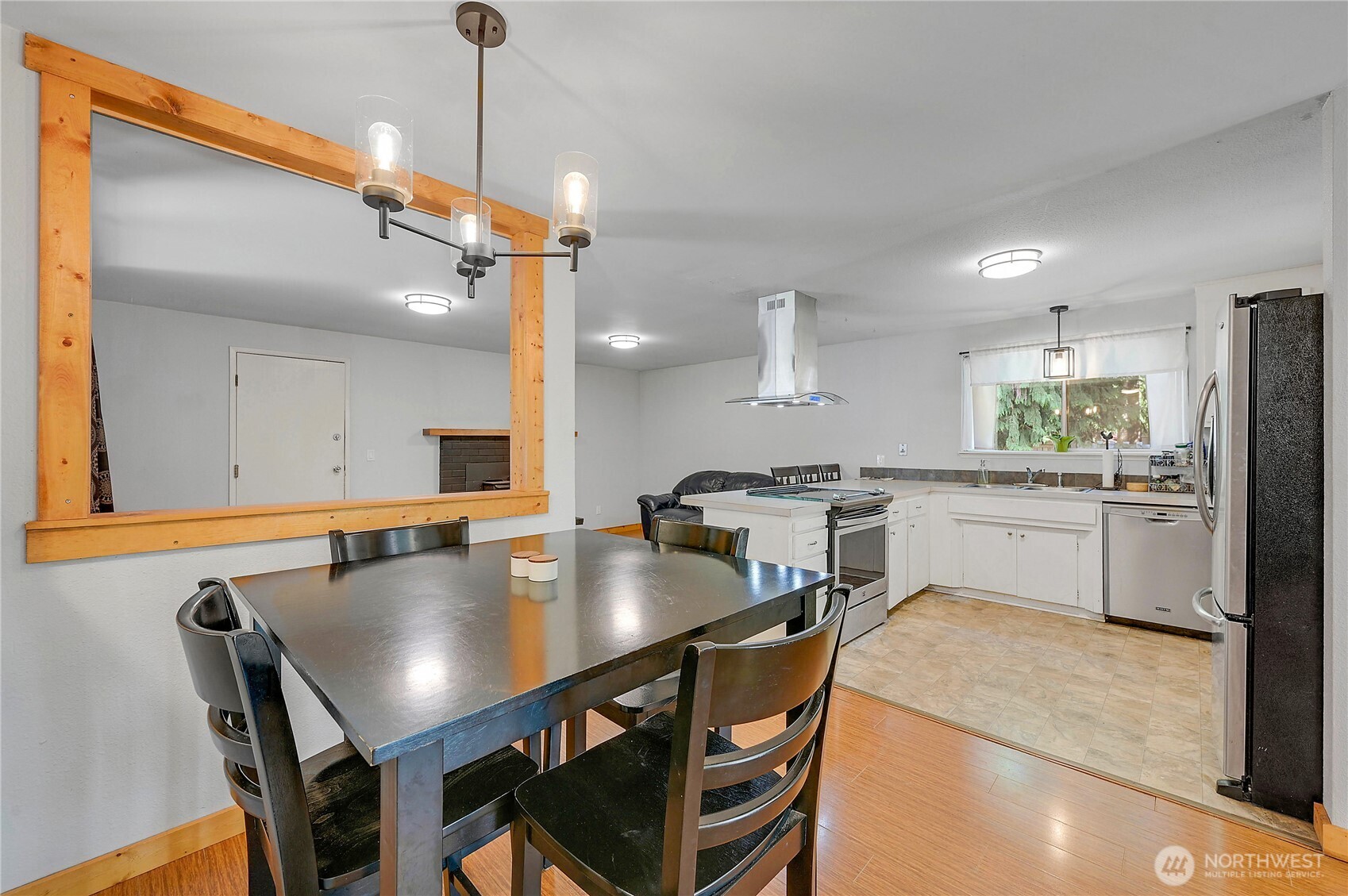 40 Candace Road Property Photo 7
