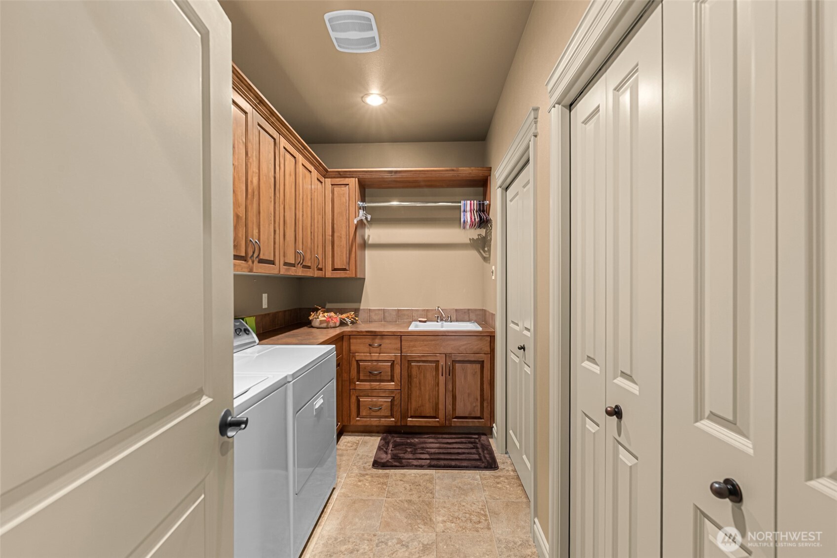 1770 Central Avenue 1-c Property Photo 18