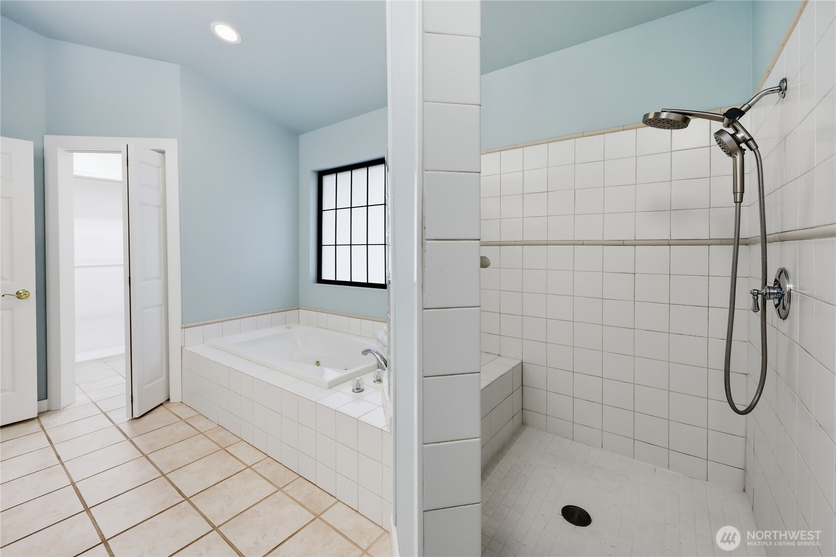 612 Rainier Lane Property Photo 14