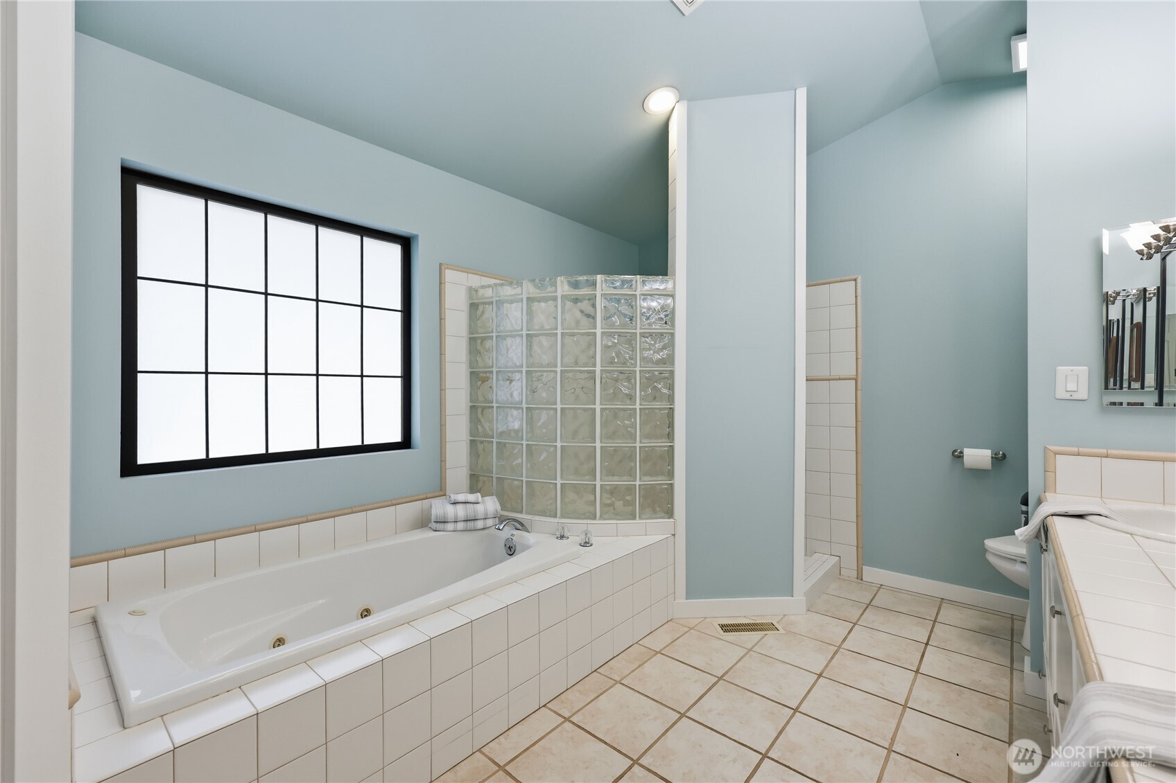 612 Rainier Lane Property Photo 15