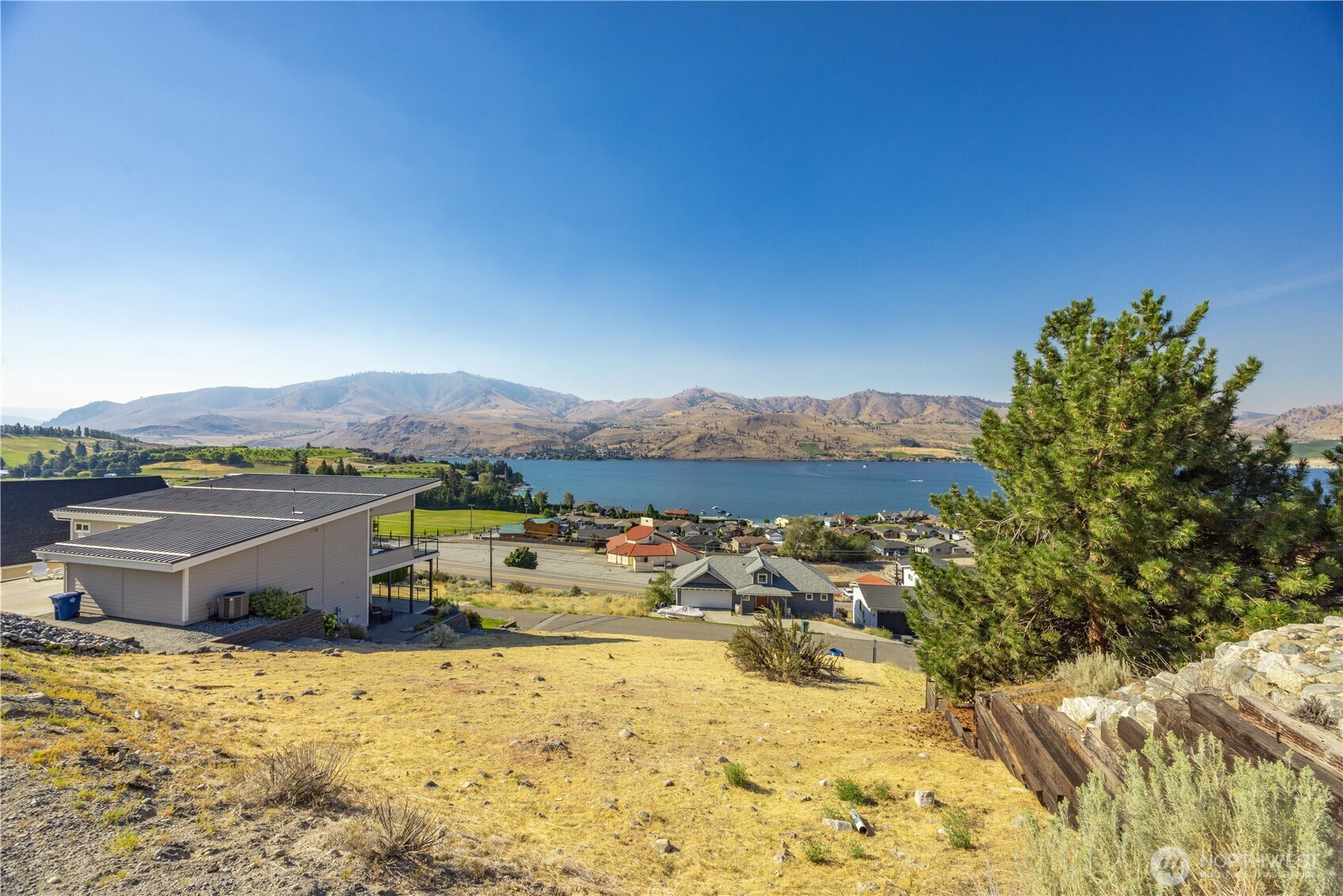 115 San Remo Ln Property Photo 5