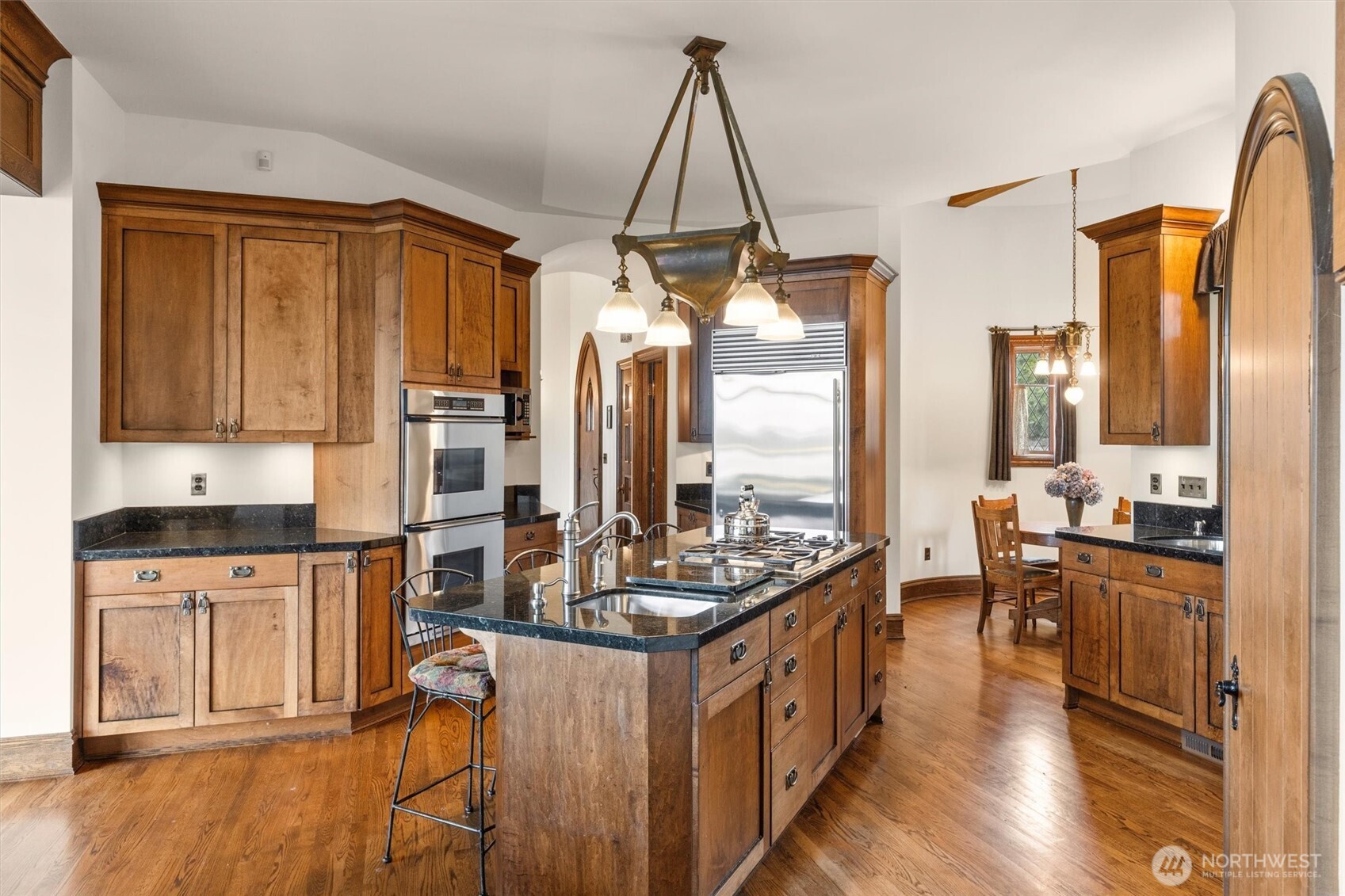 4725 W Mercer Way Property Photo 14