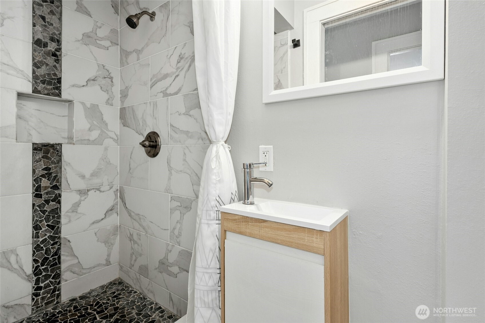 10124 3rd Avenue Property Photo 14