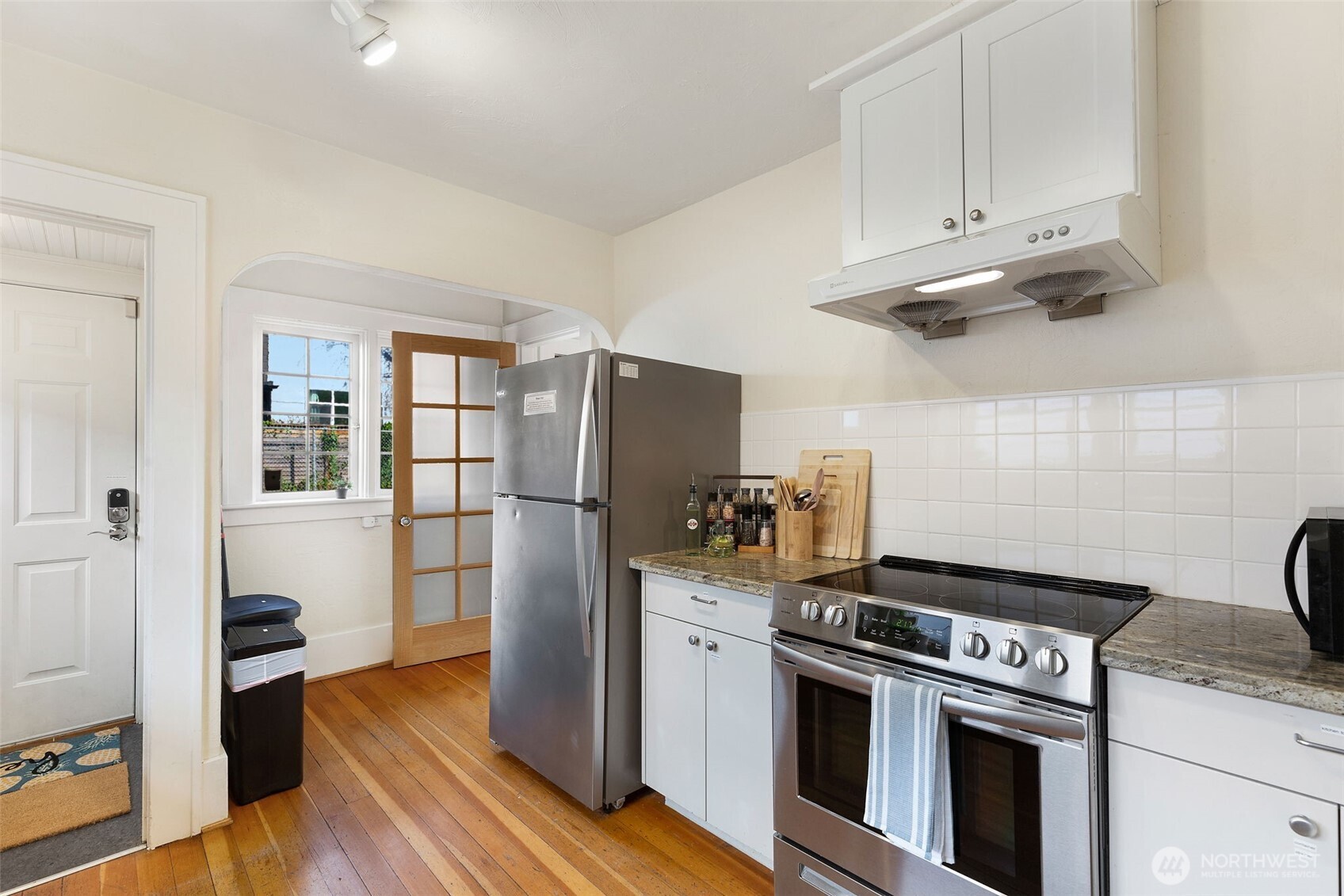 710 10 Avenue Property Photo 11