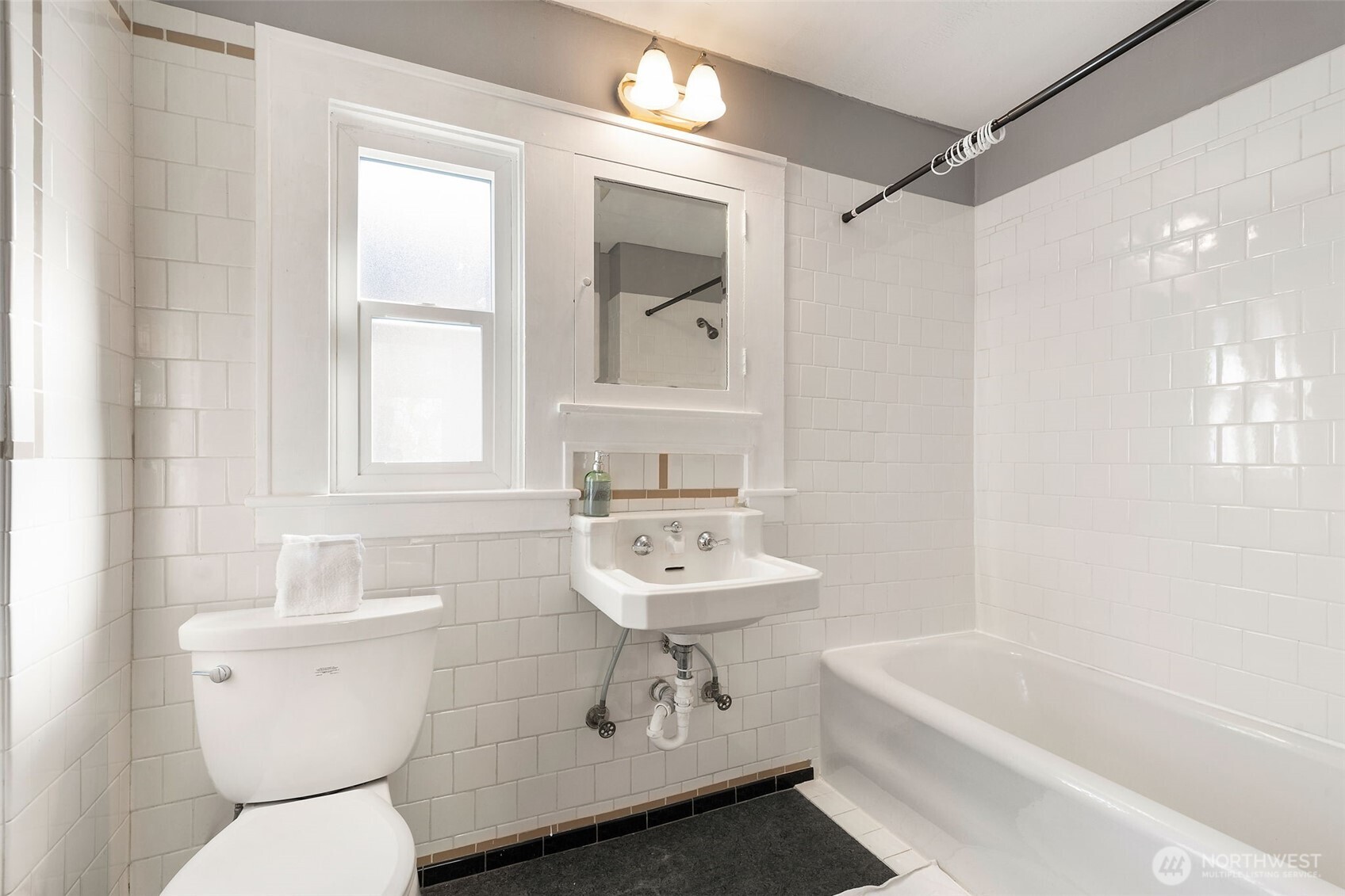 710 10 Avenue Property Photo 18