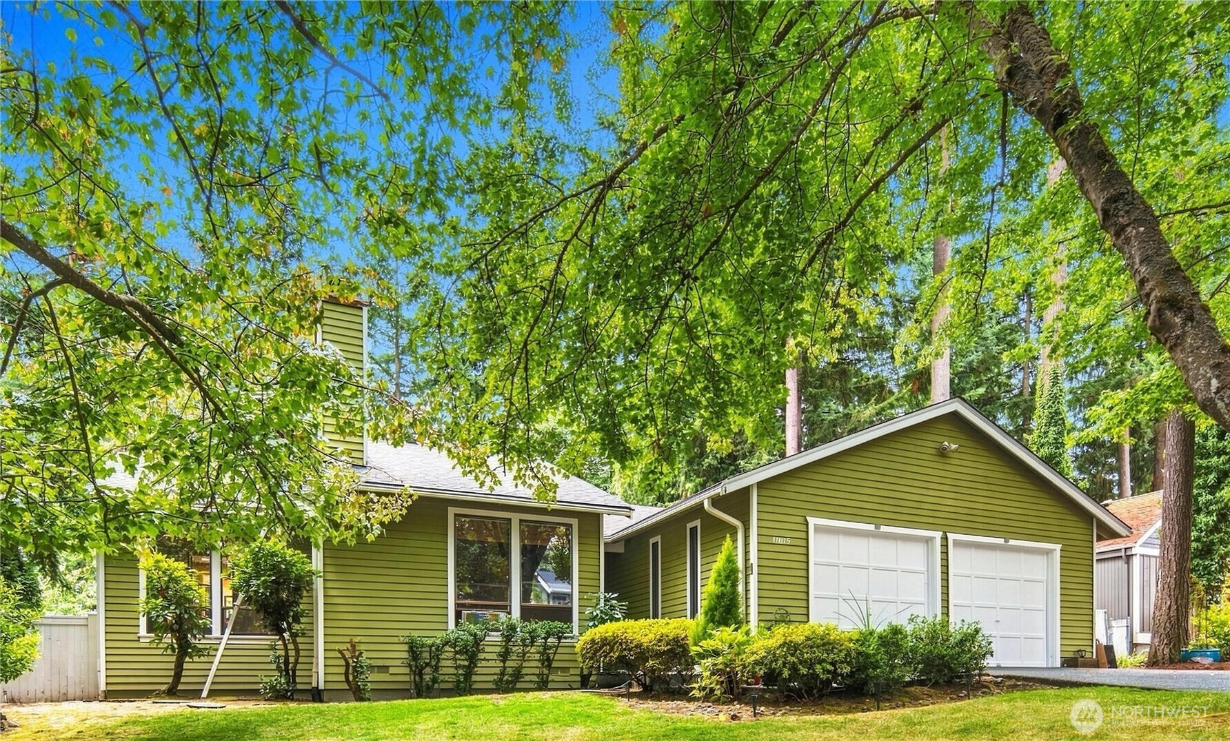 11615 NE 100th Street Property Photo 1