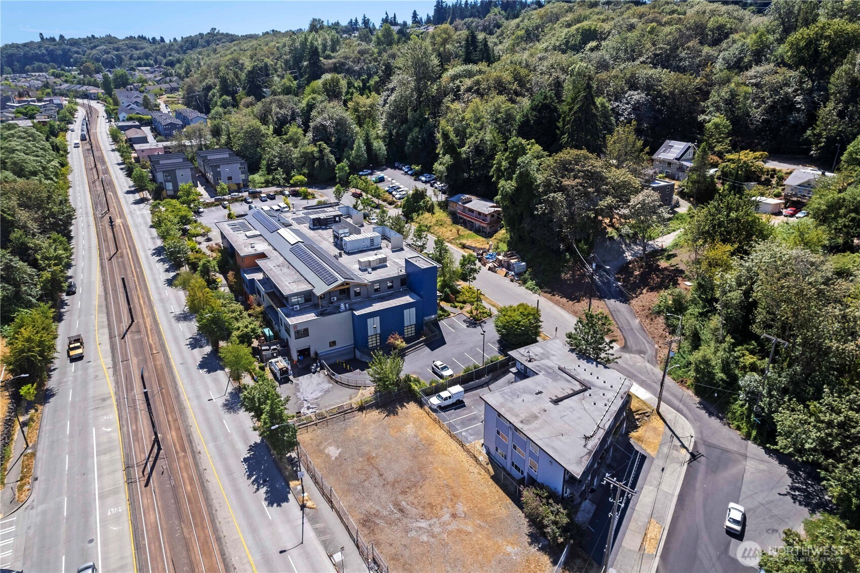2701 S Walden Street Property Photo 3