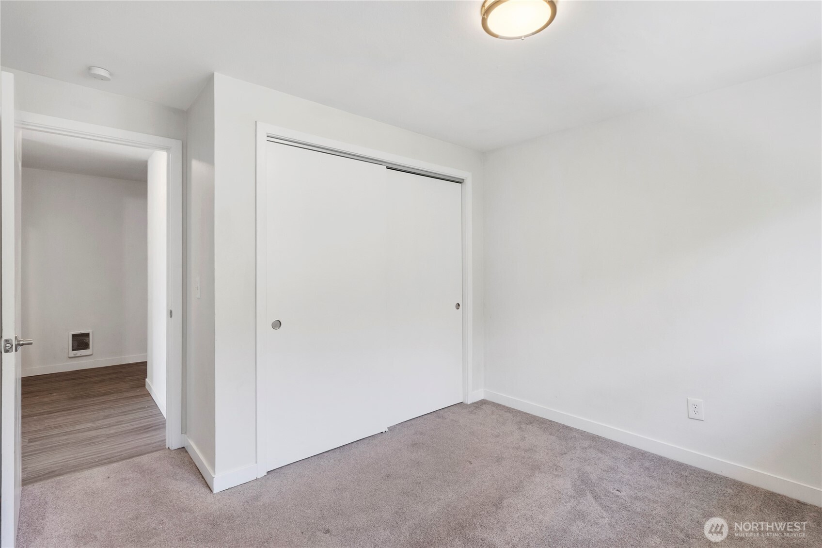 2701 S Walden Street Property Photo 6