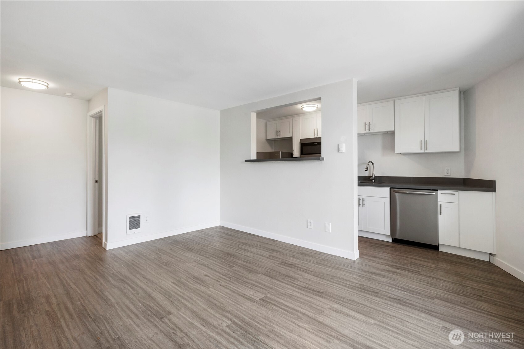 2701 S Walden Street Property Photo 11