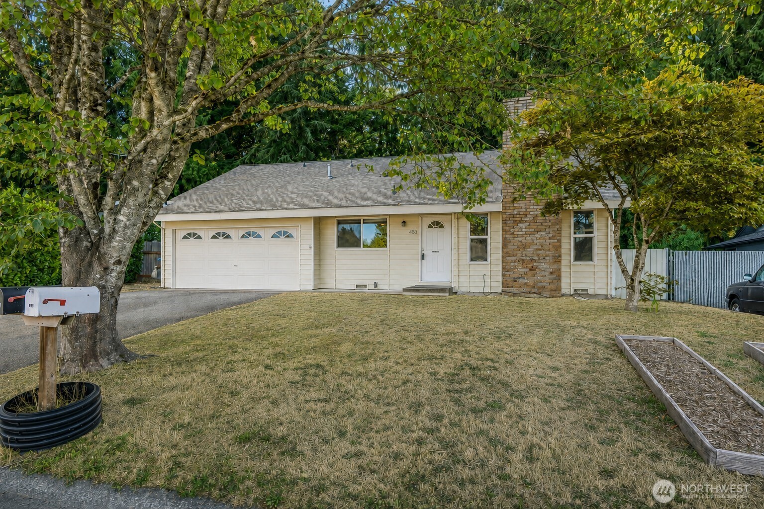 483 Ne Conifer Drive Property Photo 1