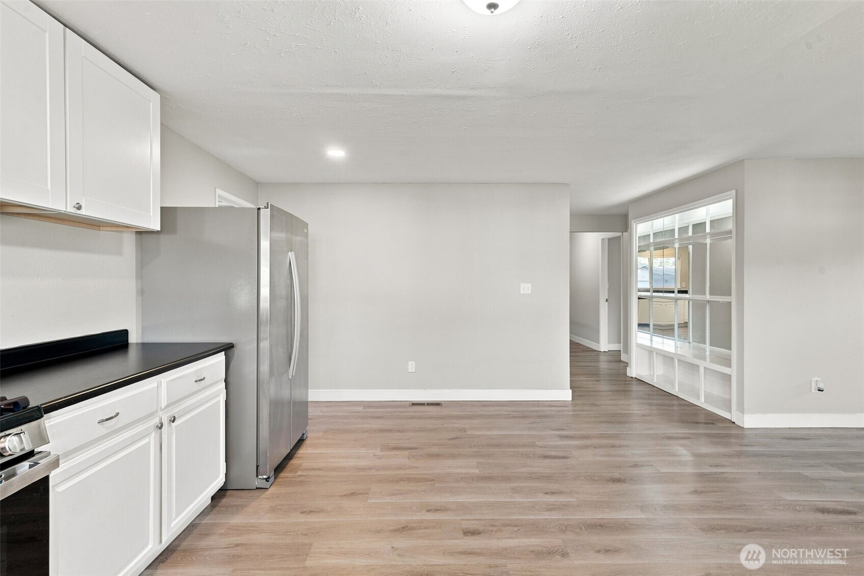483 Ne Conifer Drive Property Photo 13