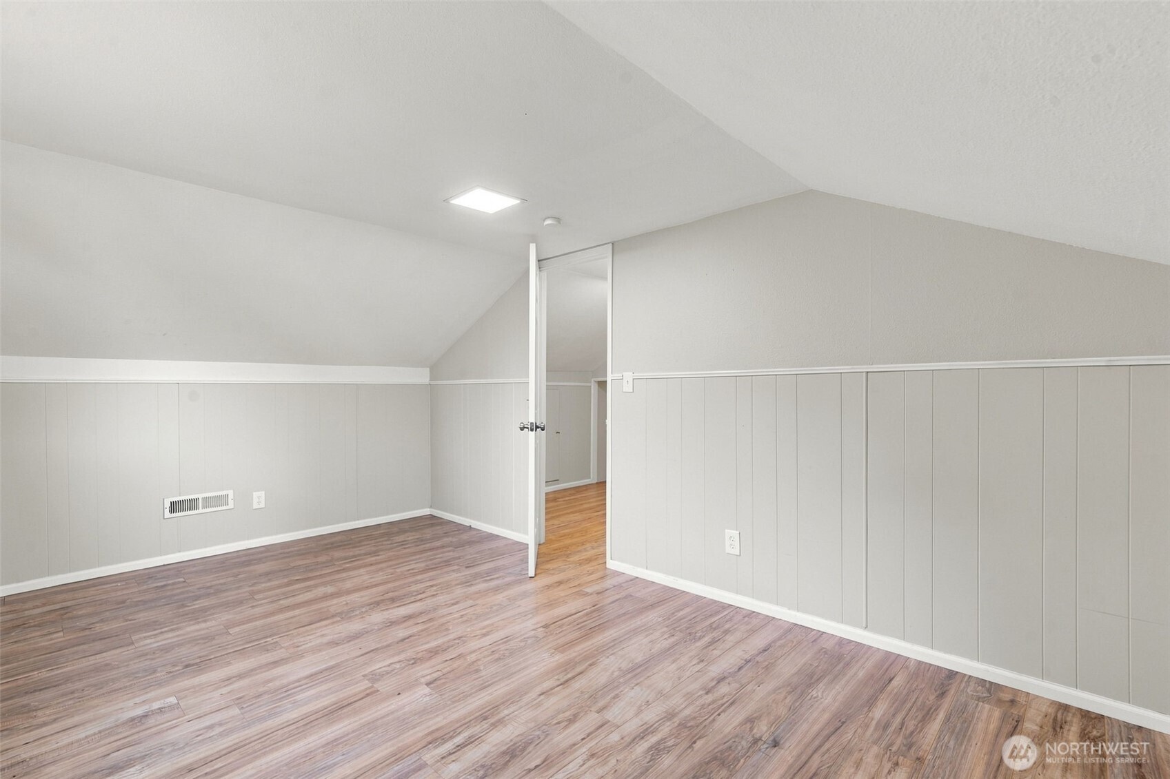 483 Ne Conifer Drive Property Photo 16
