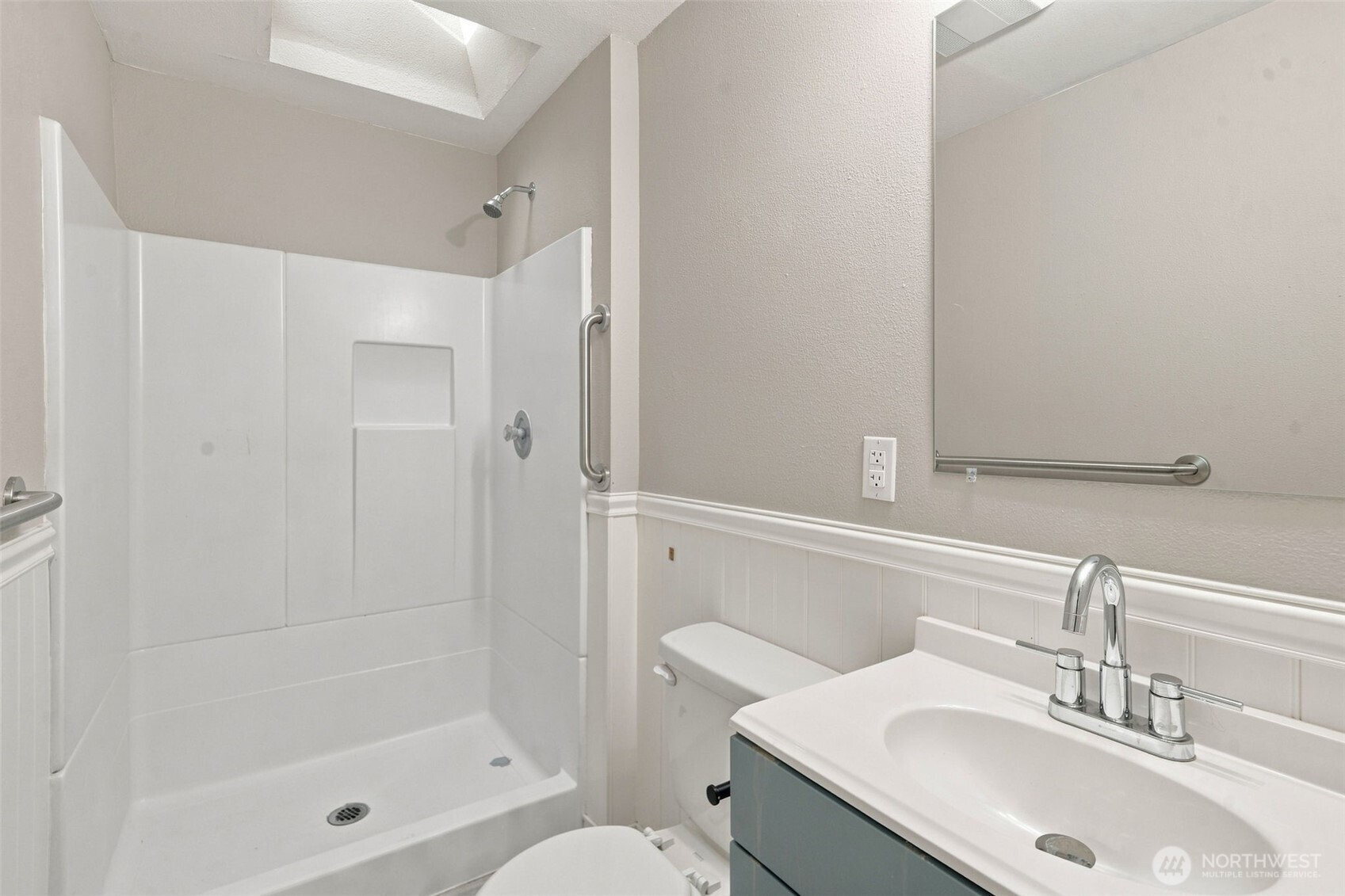 483 Ne Conifer Drive Property Photo 25
