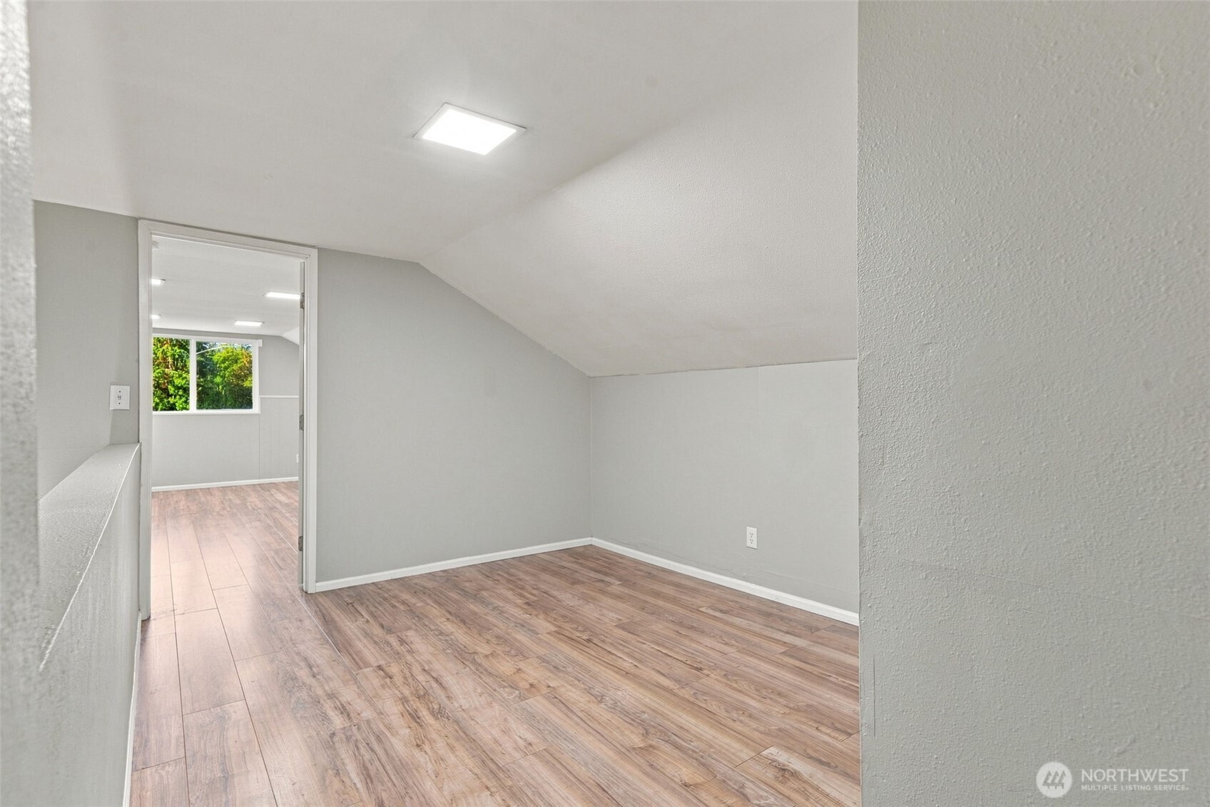 483 Ne Conifer Drive Property Photo 32