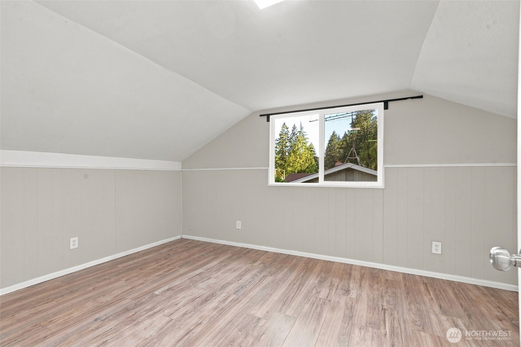 483 Ne Conifer Drive Property Photo 33