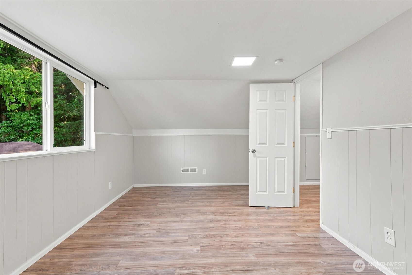 483 Ne Conifer Drive Property Photo 34