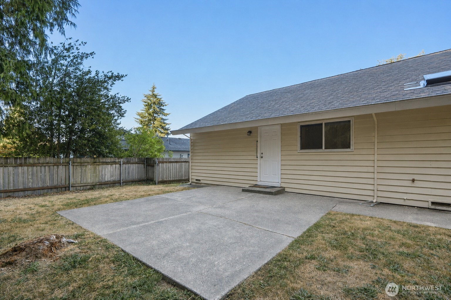 483 Ne Conifer Drive Property Photo 36