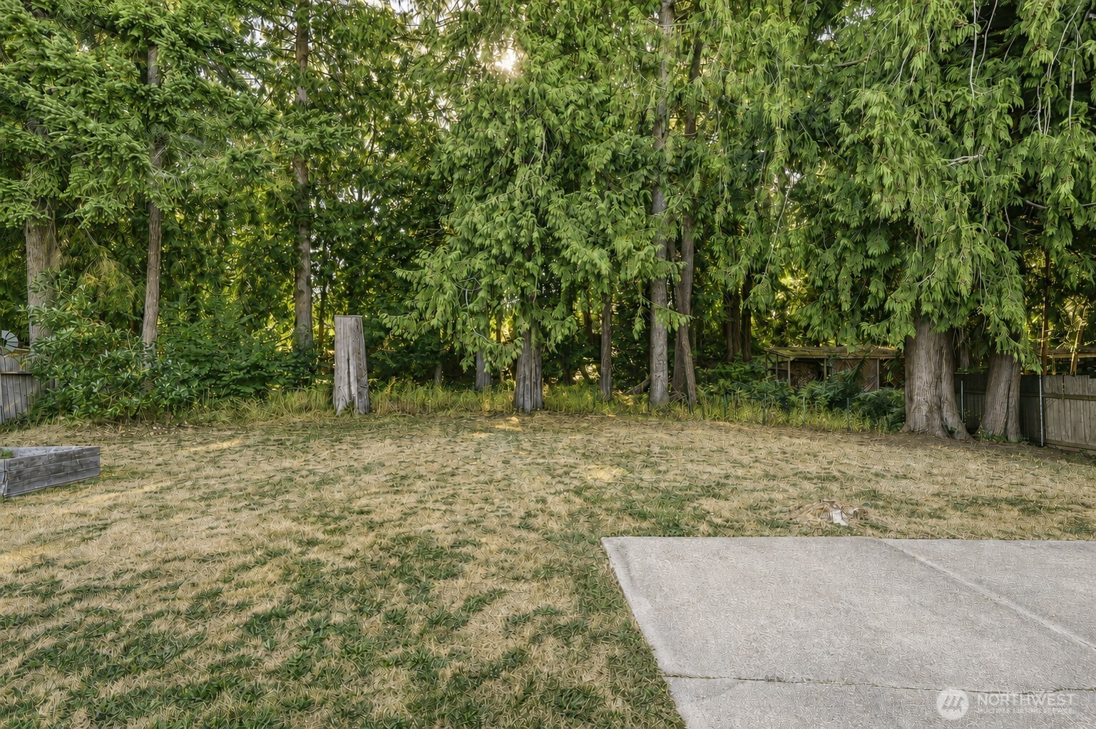 483 Ne Conifer Drive Property Photo 37