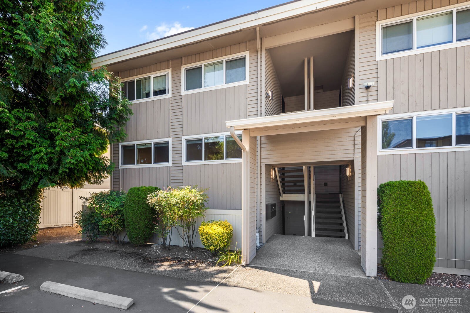 725 9th Avenue 201 Property Photo 1