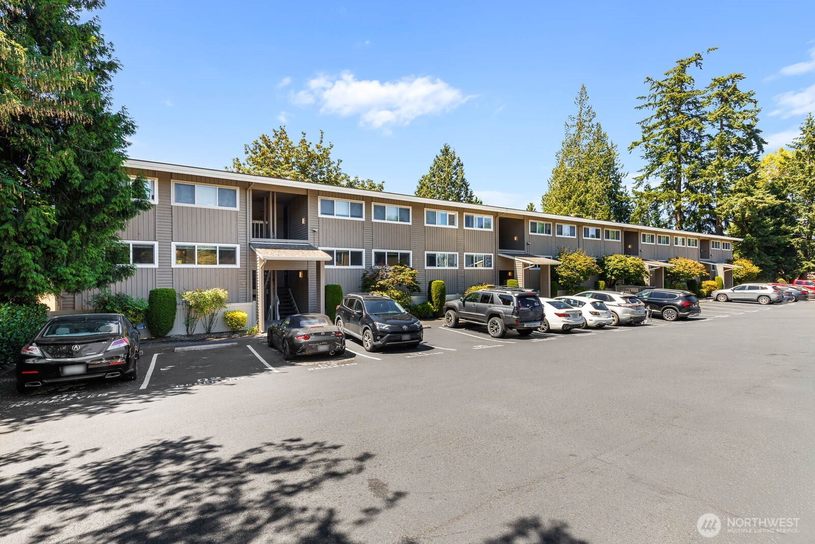 725 9th Avenue 201 Property Photo 3