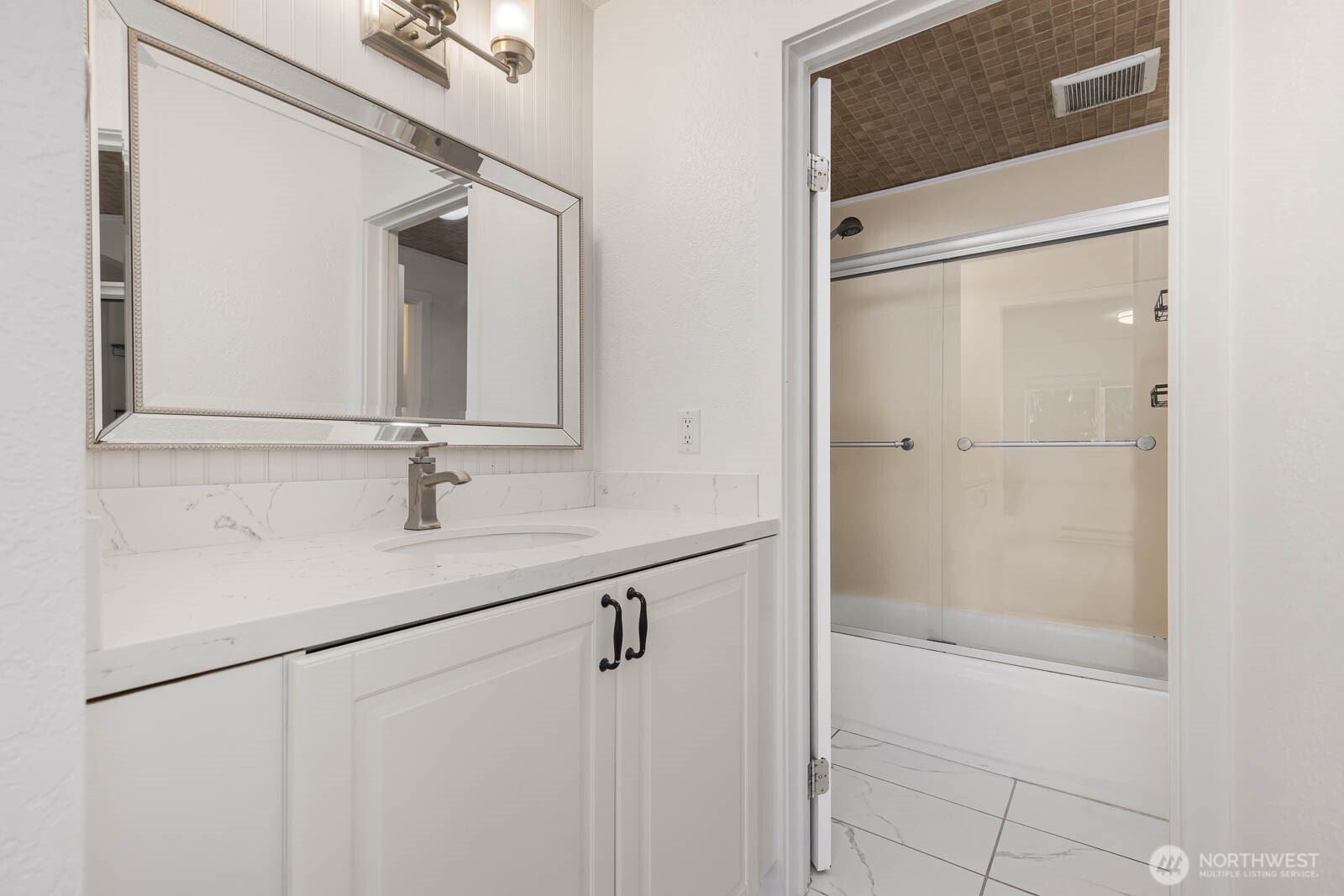 725 9th Avenue 201 Property Photo 23