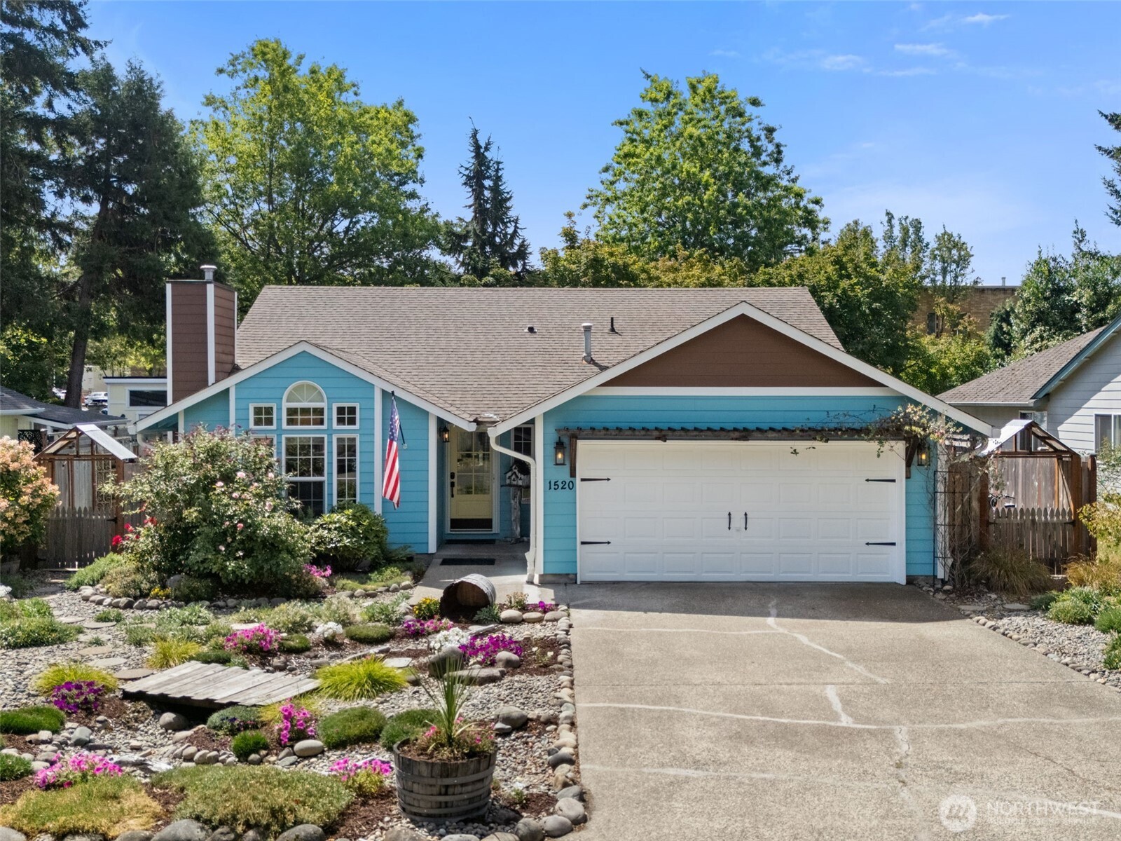 1520 Mapleridge Drive Property Photo 1