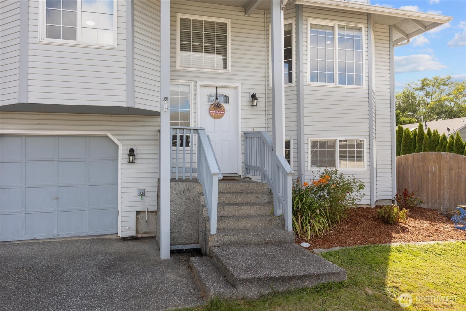 27401 Church Creek Loop Property Photo 5