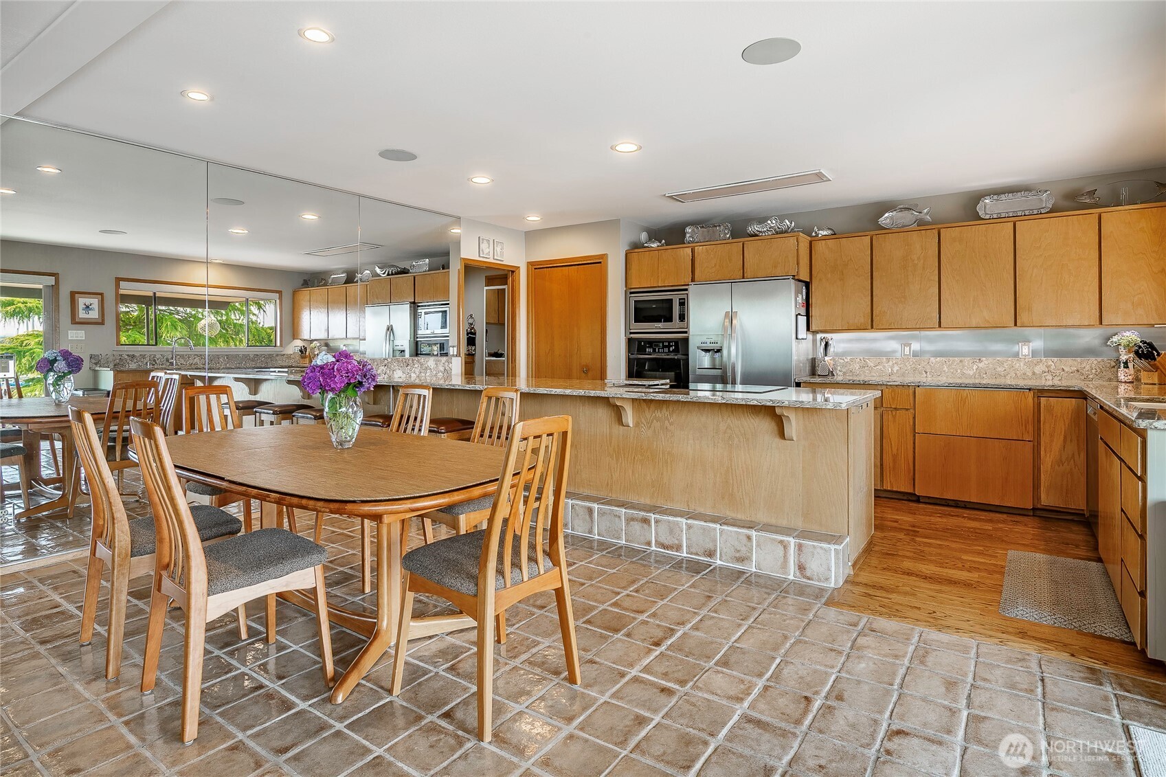 5575 Coquitlam Drive Property Photo 10