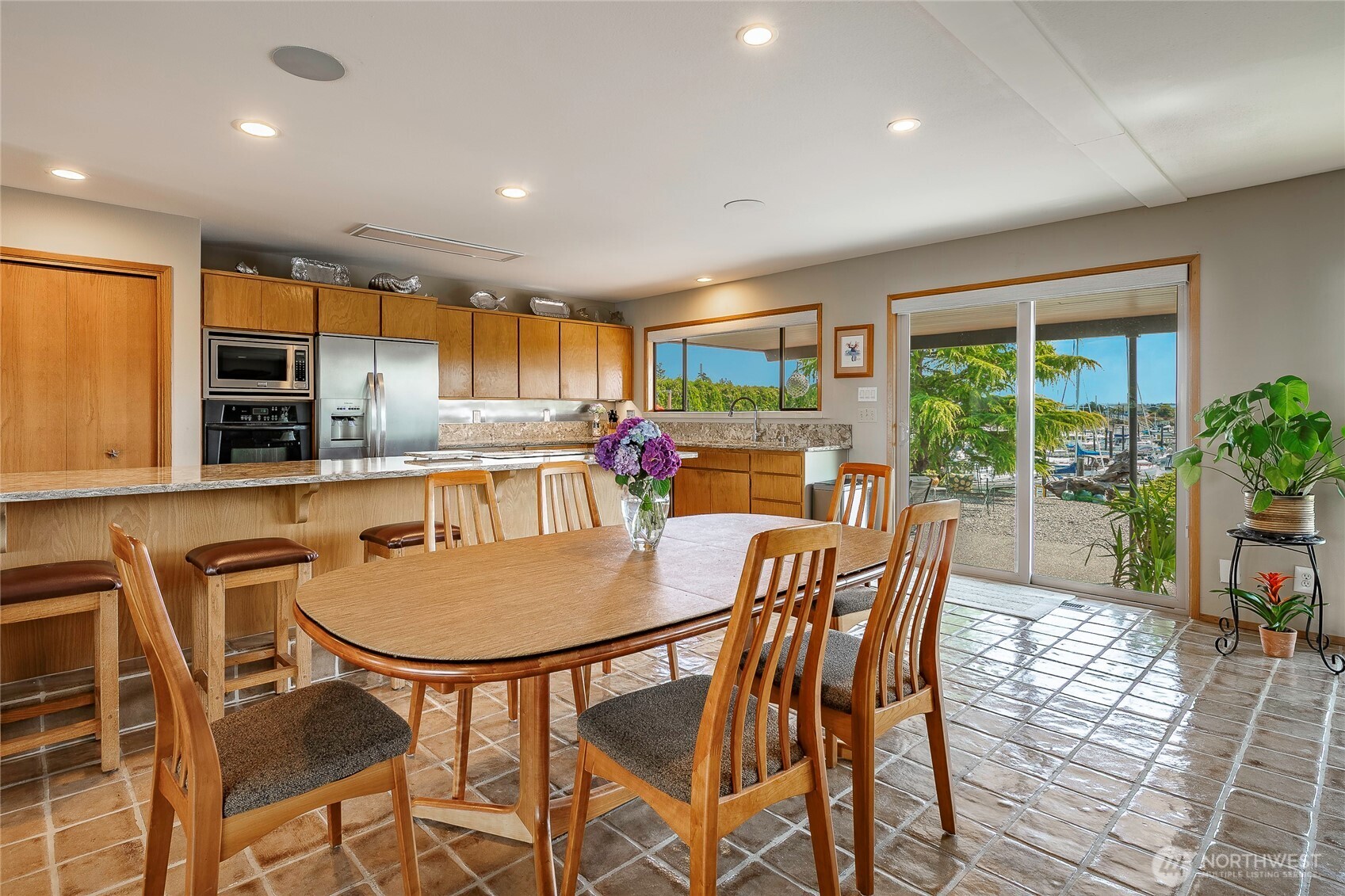 5575 Coquitlam Drive Property Photo 11