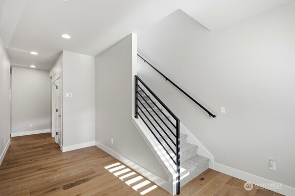 18527 Meridian Ave Property Photo 3