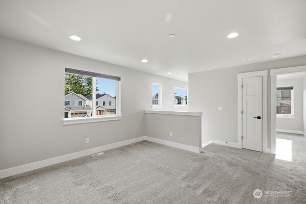 18527 Meridian Ave Property Photo 17