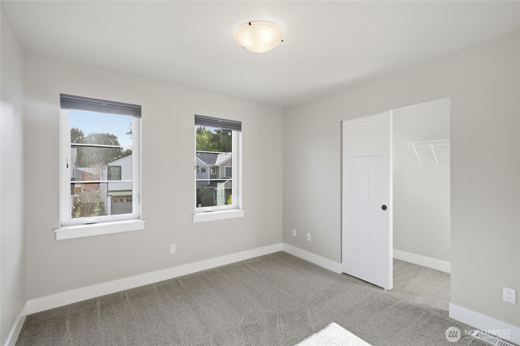 18527 Meridian Ave Property Photo 28