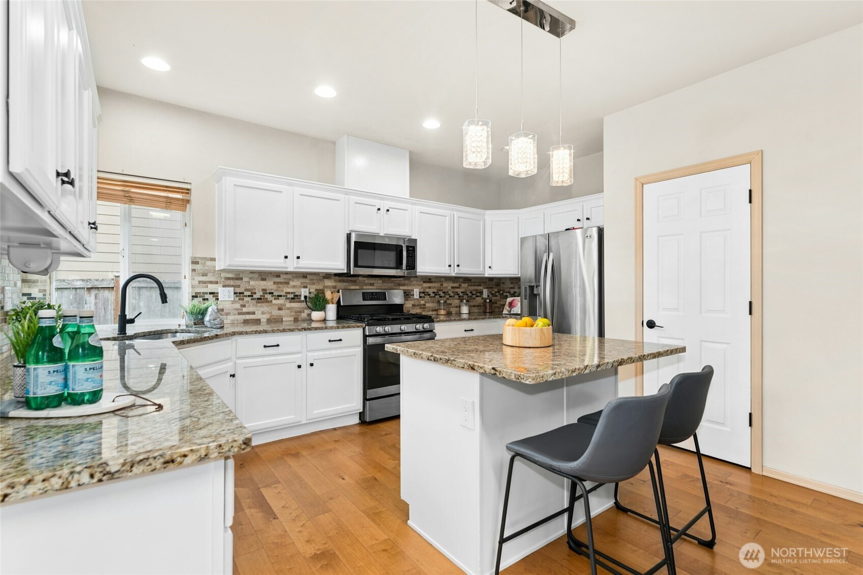 2421 192nd Place Property Photo 11