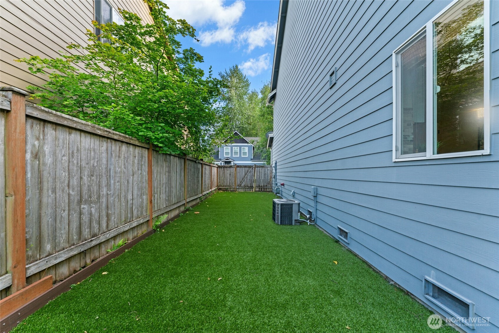 2421 192nd Place Property Photo 31
