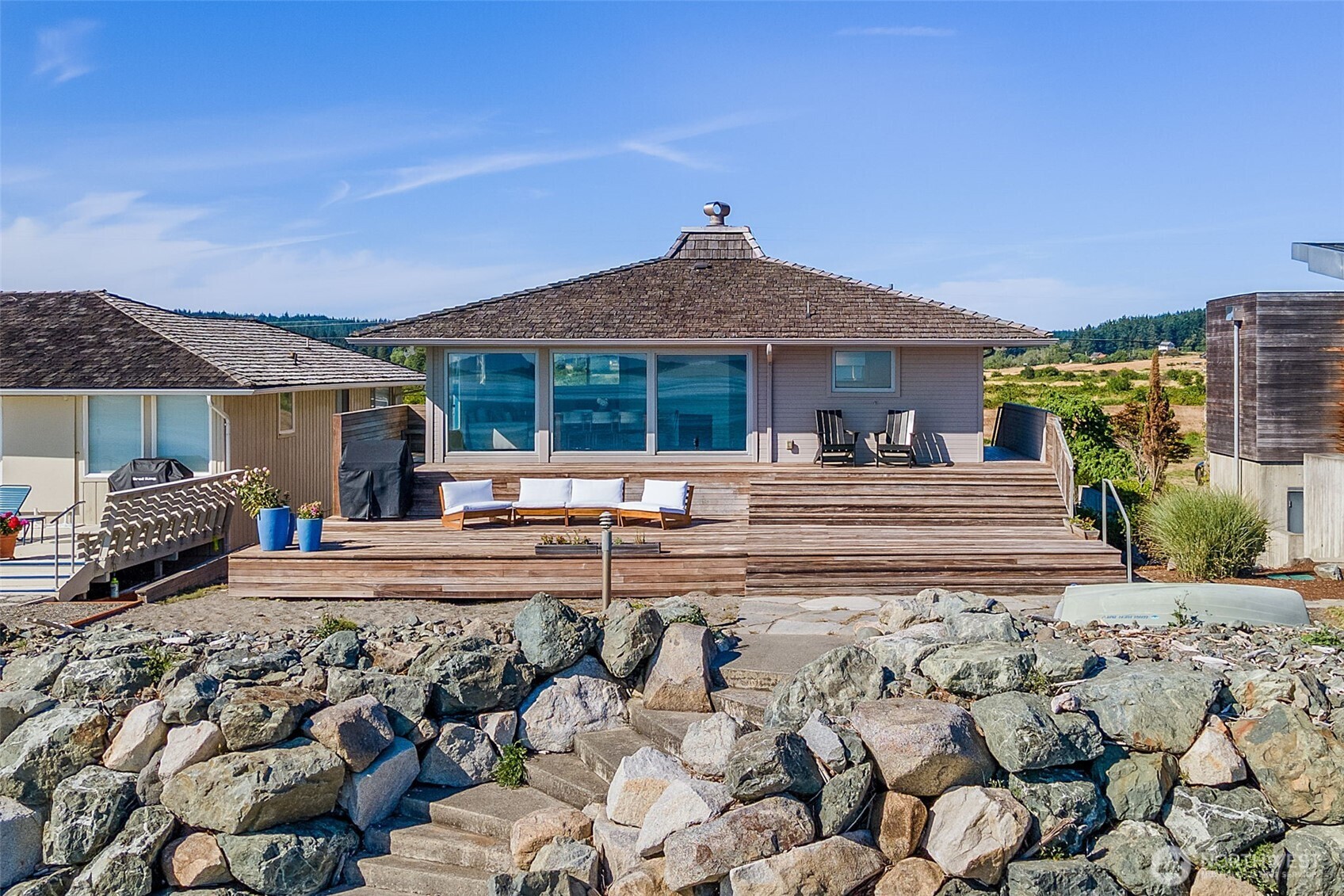 2556 Sunlight Beach Road Property Photo 1