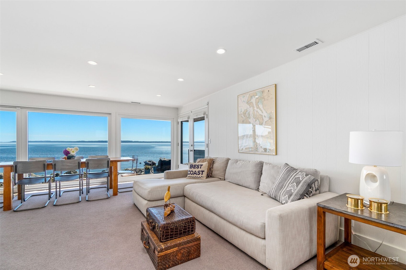 2556 Sunlight Beach Road Property Photo 2