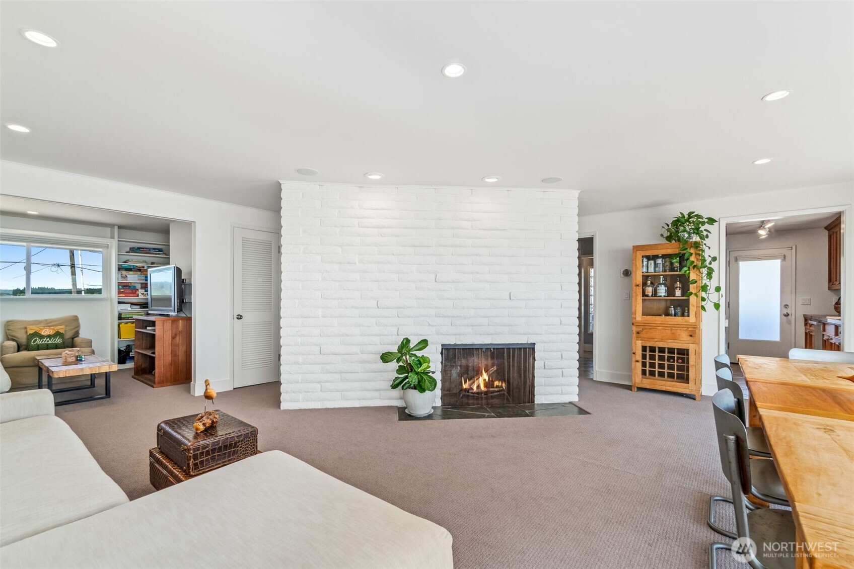 2556 Sunlight Beach Road Property Photo 4