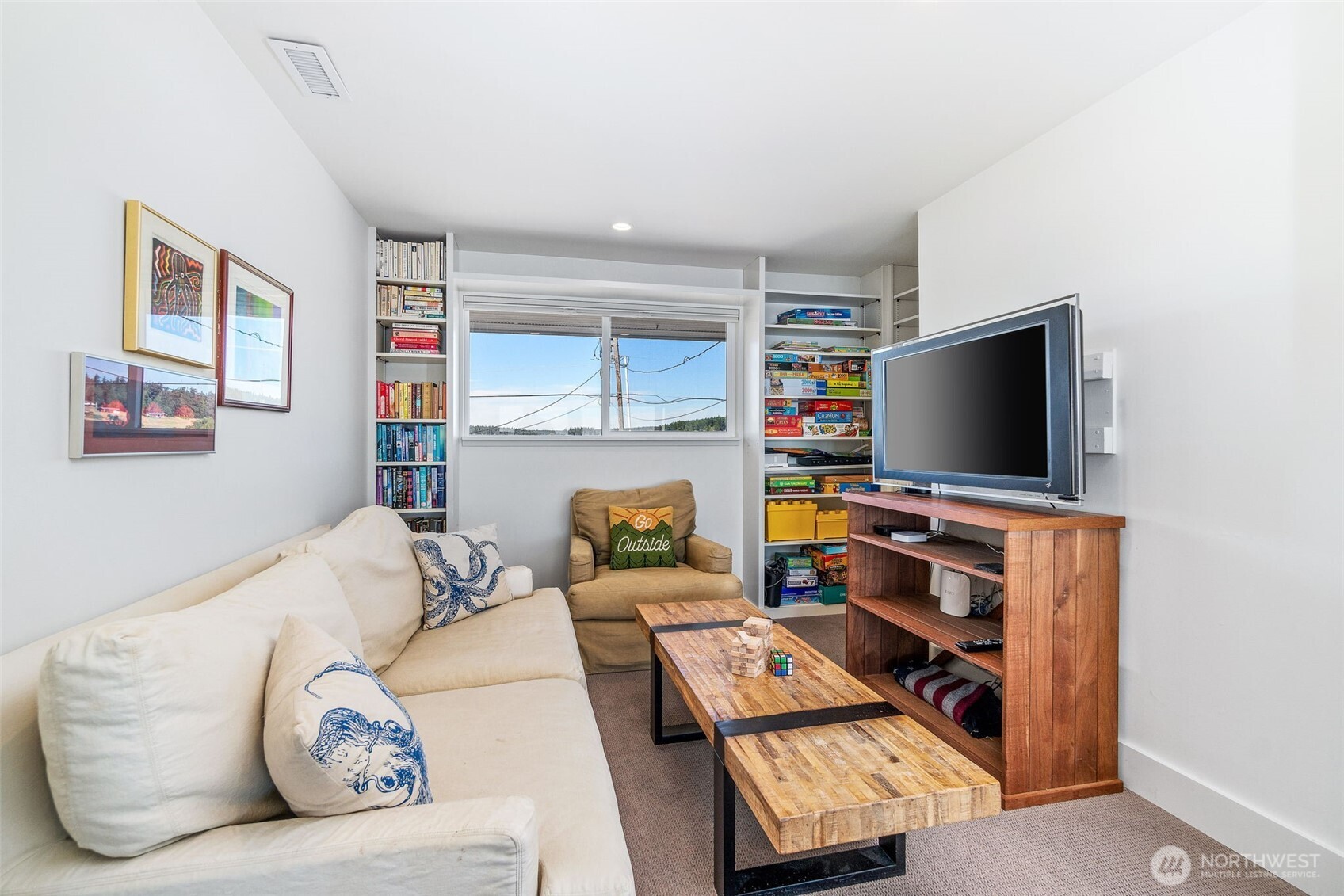 2556 Sunlight Beach Road Property Photo 8