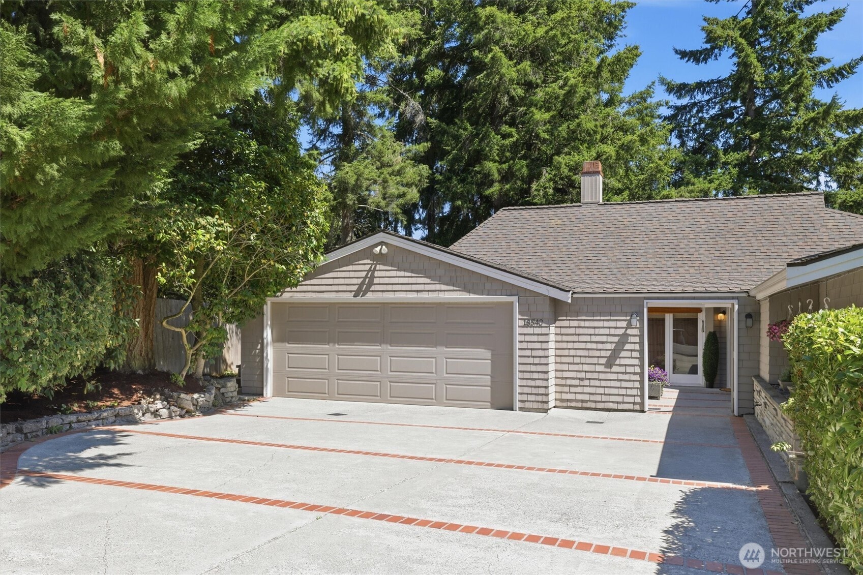 18540 63rd Avenue Property Photo 3